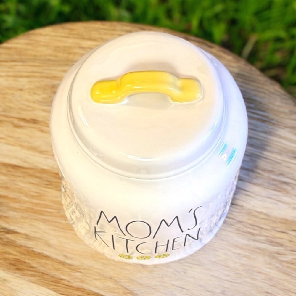 Rae Dunn MOMS KITCHEN Spring Daisy Collectible Canister NWOT Yellow & White Cute - Picture 11 of 16